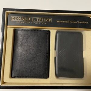 Signature Collection Black Trifold Wallet